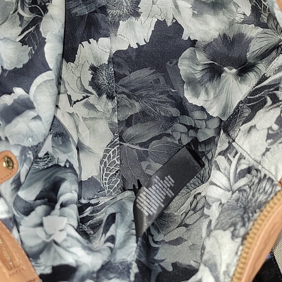 Ted Baker Tan and Black Leather Crossbody Handbag - Picture 12 of 15